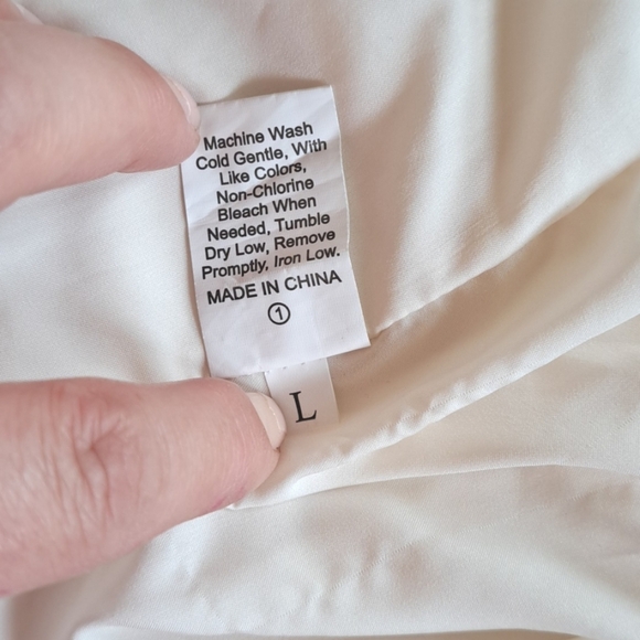 Elegant White Mini Dress - Picture 7 of 9